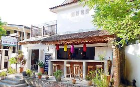Frangipani Inn